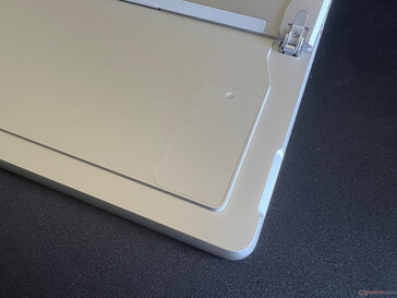 Pokrywa SSD z magnetycznym zapięciem