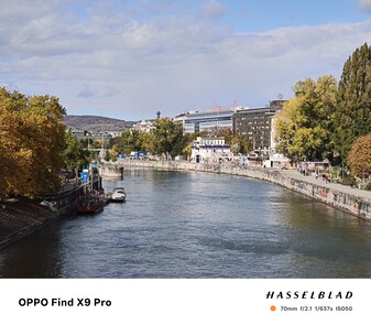 Oppo 70mm 200 megapikseli, bez statywu.