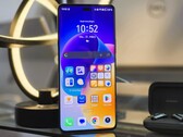 Honor Smartfon Magic7 Lite (źródło obrazu: Marcus Herbrich)