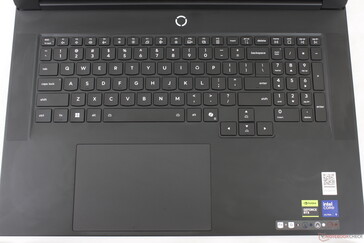 Przestronna klawiatura z kilkoma zmianami w stosunku do Legion Pro 7 16