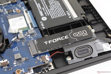 T-Force SSD z usuniętym rozpraszaczem ciepła