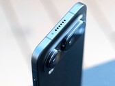 Honor promuje Magic 8 Pro Air jako smukły i kompaktowy smartfon z flagowym aparatem (źródło zdjęcia: Weibo)