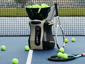 Pongbot Aura może trenować graczy i sędziować mecze tenisa, padla i pickleball.