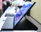 OneMix 5 będzie obsługiwał wiele pozycji, w tym faksymile Surface Laptop Studio. (Źródło obrazu: PC Watch)