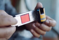 I'm Back Roll został zaprojektowany do konwersji aparatów analogowych na aparaty cyfrowe w zaledwie kilku prostych krokach.