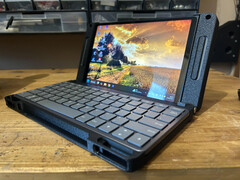 Smukłe rozwiązanie dokujące Legion Go nie posiada żadnych dodatkowych baterii. (Źródło obrazu: u/MysteriousAlarm897)