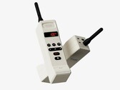 Przenośny akumulator firmy Trozk został zaprojektowany na wzór modelu Motorola DynaTAC 8000X.