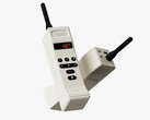 Przenośny akumulator firmy Trozk został zaprojektowany na wzór modelu Motorola DynaTAC 8000X.