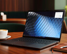 Dell Pro 5 Series 14 (P514260) posiada aluminiową górną pokrywę, podpórkę pod nadgarstki i dolną pokrywę.