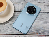 Żaden smartfon z serii Honor Magic7 nie spadł poniżej 6,7 cala w rozmiarze wyświetlacza, Magic7 Pro na zdjęciu. (Źródło zdjęcia: Notebookcheck)