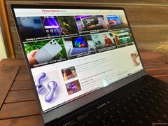 Razer Blade 14 oferuje znacznie wyższą wydajność graficzną niż Dell 14 Premium za tę samą cenę wywoławczą 2000 USD (źródło obrazu: Notebookcheck)