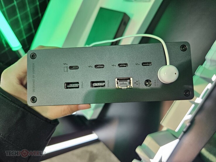 Revodok Max 2131 jest wyposażony w Thunderbolt 5. (Źródło zdjęcia: TechPowerUp)