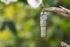 Olight iUltra jest wyposażony w chronione złącze USB-C. (Źródło obrazu: Olight)