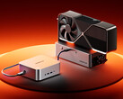 Model Maco-L 7735U jest wyposażony w porty OCuLink i USB4. Na zdjęciu: konfiguracja eGPU z mini PC.