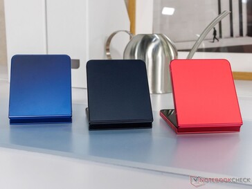 Galaxy Spód Z Flip 7 (źródło obrazu: Notebookcheck)