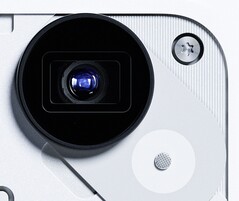 Telefon Nothing (3) jest wyposażony w teleobiektyw z zoomem (źródło zdjęcia: Nothing)