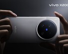 Oto pierwsze oficjalne zdjęcie prasowe flagowego modelu Vivo X200 Ultra Zeiss. Data premiery została już potwierdzona. (Źródło zdjęcia: Vivo Han Bo Xiao)