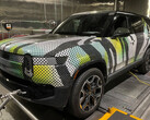 Rivian był na tyle uprzejmy, że zamieścił zdjęcia swoich mułów testowych 2025 R1S, które zaktualizował o mniejsze baterie LFP. (Źródło zdjęcia: EPA via Rivian Forums)