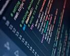 Zbliżenie ekranu przedstawiającego kod źródłowy w języku Python, zaznaczony na kolorowo