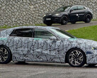 Mercedes Klasy C EQ: zdjęcia szpiegowskie nowego elektrycznego sedana - przełom w designie i zasięgu. (Źródło zdjęcia: Andrei Nedelea)pdate promise is significantly limited.