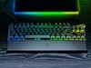Klawiatura do gier Razer Huntsman V3 Pro TKL 8KHz pokazana na pulpicie (źródło zdjęcia: Razer)