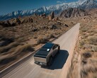 SpaceX Starlink Mini na ciężarówce Tesla Cybertruck (źródło zdjęcia: SpaceX)