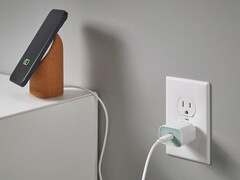 Ładowarka USB-C IKEA Sjöss o mocy 20 W zapewnia szybkie ładowanie telefonów i tabletów w przystępnej cenie. (Źródło zdjęcia: IKEA)