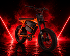 Model Juiced Scrambler Hardtail z podwójnym akumulatorem zapewnia zasięg do 120 mil (200 km)