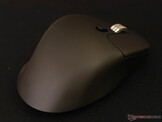 Keychron M6 8K widok z tyłu po prawej stronie. 