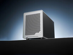 Cena Y104A na AliExpress zaczyna się od 345 dolarów. Na zdjęciu: przód NAS-a. (Źródło zdjęcia: AliExpress)