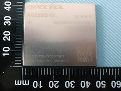 Nowy modem łączności Tesla 5G podczas testów w FCC. (Źródło zdjęcia: FCC)