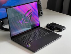 Recenzja Asus ROG Zephyrus G16 2024. Urządzenie testowe dostarczone przez Asus Germany.