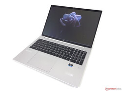 Recenzja: HP EliteBook 865 G9. Jednostka testowa dostarczona przez campuspoint