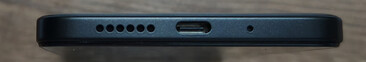Dół: Głośnik, port USB-C, mikrofon