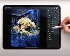 Nowa linia iPadów Pro została wyposażona w tandemowe ekrany OLED i nowy SoC M4. (Źródło: Dave2D na YouTube)