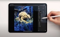 Nowa linia iPadów Pro została wyposażona w tandemowe ekrany OLED i nowy SoC M4. (Źródło: Dave2D na YouTube)
