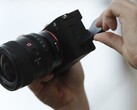 Najnowszym dodatkiem Sony do kompaktowej linii pełnoklatkowych aparatów jest 61-megapikselowy A7C R, który jest przeznaczony do fotografii z wyższej półki. (Źródło obrazu: Sony)