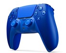 Kontroler DualSense w edycji specjalnej Icon Blue posiada niewielkie ikony PlayStation na panelu dotykowym.