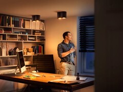 Nowy reflektor Philips Hue Pillar jest jaśniejszy niż oryginalny model. (Źródło obrazu: Philips Hue)