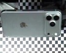 Znany serwis „ Apple ” opublikował rzekome pierwsze zdjęcia iPhone’a 18 Pro. Do sieci wyciekły również zdjęcia wnętrza urządzenia.