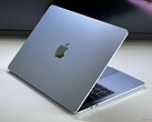 Pasywnie chłodzony SoC M4 sprawia, że konkurencja wygląda staro - Apple Recenzja MacBooka Air 13 M4
