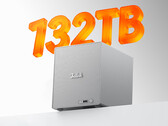 Cena czterokieszeniowego modelu ME Pro 470 zaczyna się w Chinach od około 741 dolarów. Na zdjęciu: zdjęcie promocyjne podkreślające obsługę pamięci masowej o podanej pojemności.