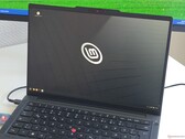 Lenovo ThinkPad T14 Gen 7 z systemem Linux Mint.