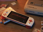 Pocket Air będzie dostępny w jedynej opcji kolorystycznej Retro White. (Źródło zdjęcia: AYANEO)