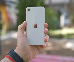 Oczekuje się, że następny iPhone SE nie będzie wyglądał jak obecny model 3. generacji. (Źródło zdjęcia: Onur Binay - Unsplash)
