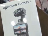 Osmo Pocket 4 posiada również obrotowy wizjer.
