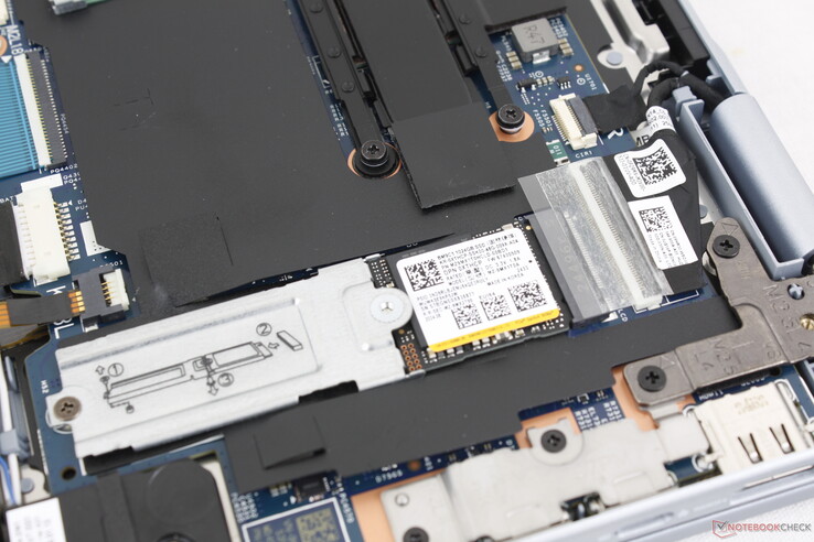 Obsługuje tylko jeden dysk SSD M.2 o długości do 80 mm