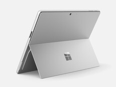 Surface Pro 12 w kolorze platynowym.
