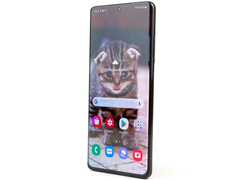 Samsung Galaxy S21 Ultra z wyświetlaczem LTPO OLED