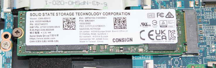 Dysk SSD PCIe 4.0 służy jako dysk systemowy.